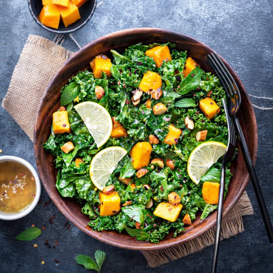 5 minutes Mango Kale salad