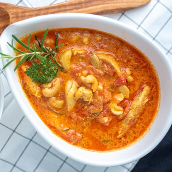 Chicken breast in tomato sauce