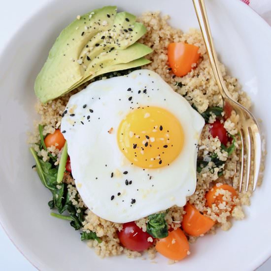 Breakfast Quinoa Bowl