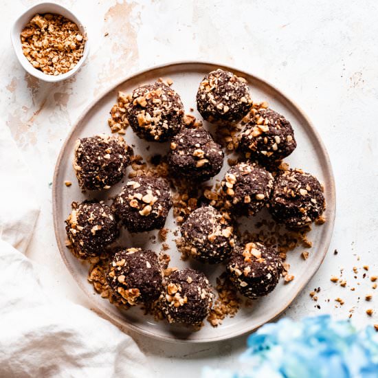 4 ingredient No Bake Energy Bites