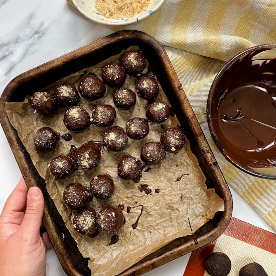 Vegan Tea & Toast Truffles