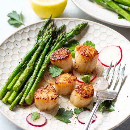 30 Minute Scallops with Radishes