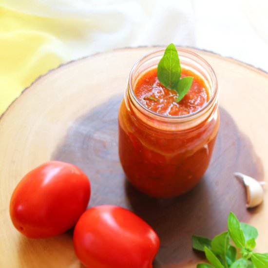 Marinara sauce with fresh tomatoes