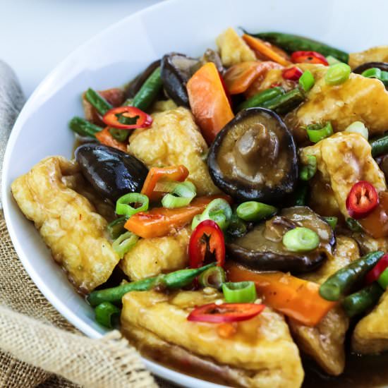 Tofu Puffs in Mushroom Sauce