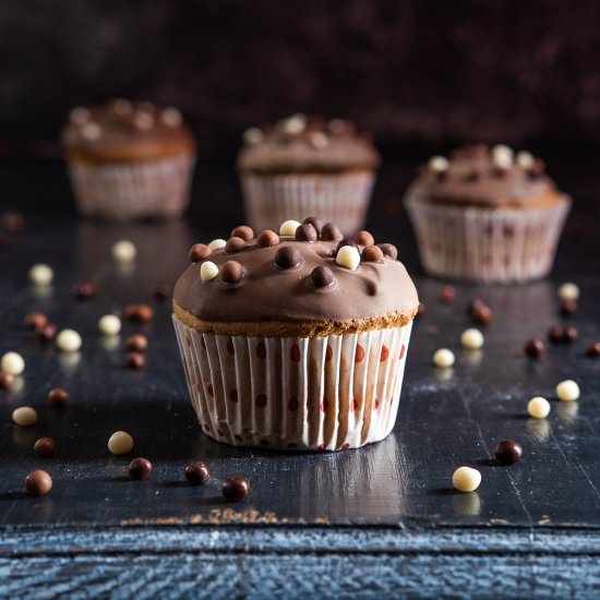 Chocolate glazed simple cupcakes