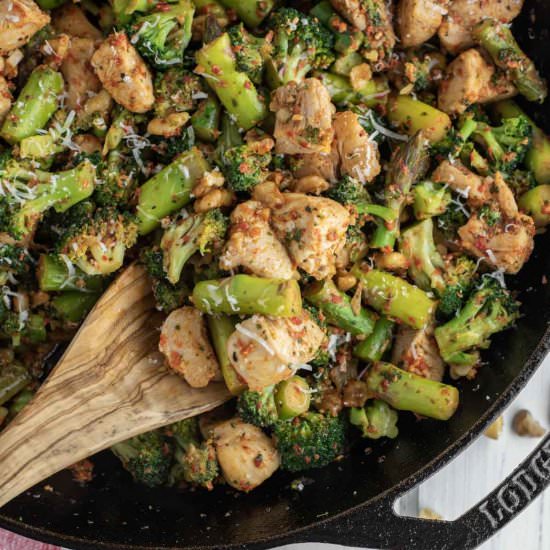 Red Pepper Pesto Chicken & Veggies