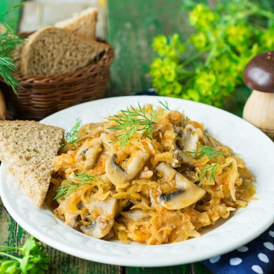 Stewed Cabbage with Mushrooms