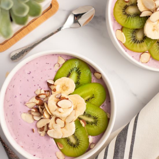 Kiwi Banana Smoothie Bowl