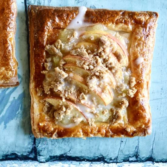 Apple Crumble Danish