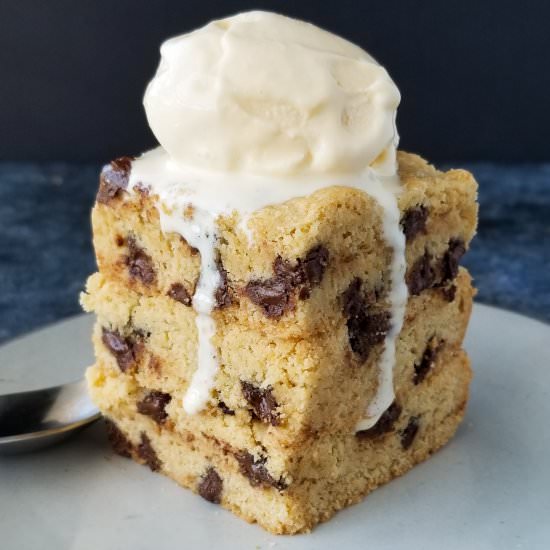chocolate chip cookie bars