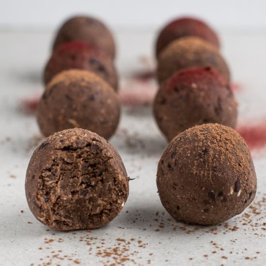 Low-Fat Vegan Chocolate Bliss Balls