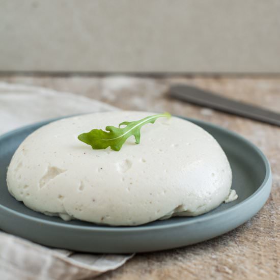 Vegan Mozzarella Recipe [Oil-Free]