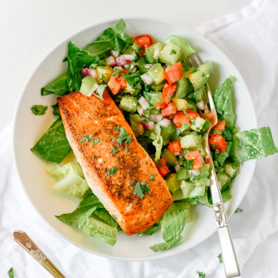 SALMON & TOMATILLO SALSA SALADS