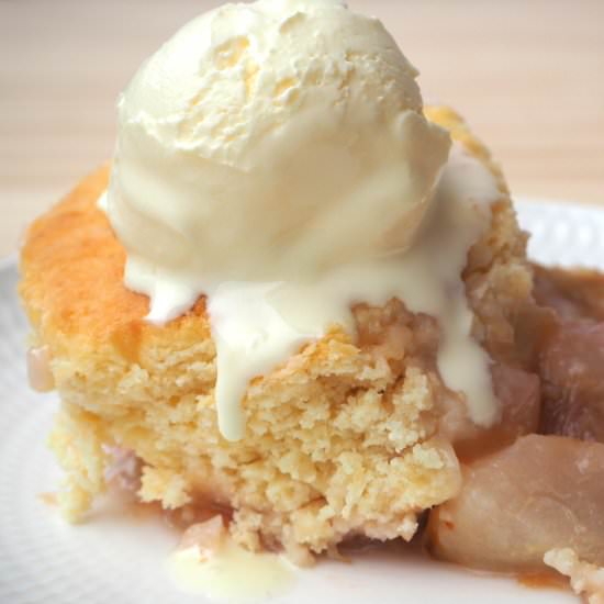 Pear and rhubarb cobbler