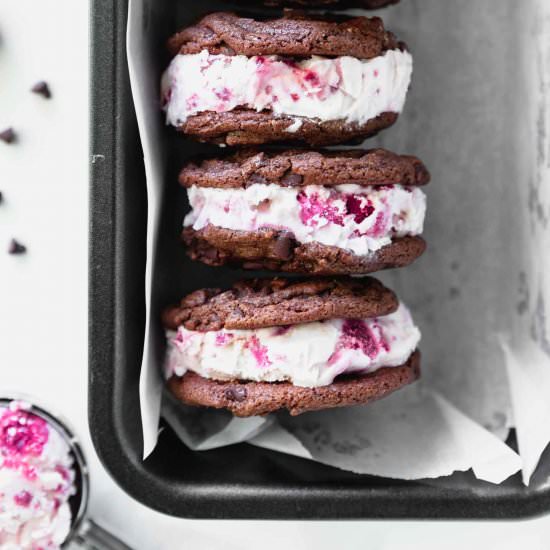 Choco-Raspberry Ice Cream Sandwich