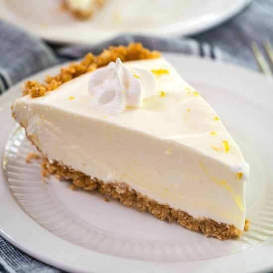 Old-Fashioned Lemon Icebox Pie