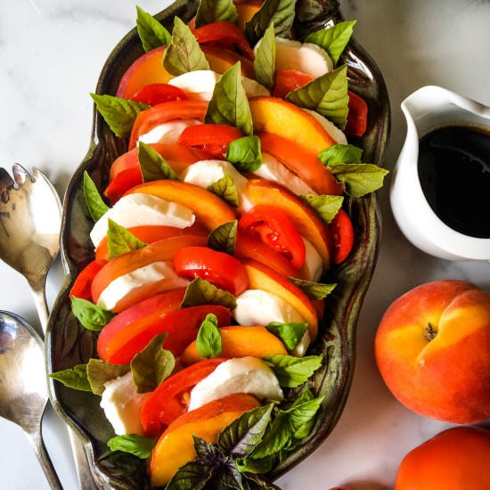 Fresh Peach and Tomato Caprese Sala