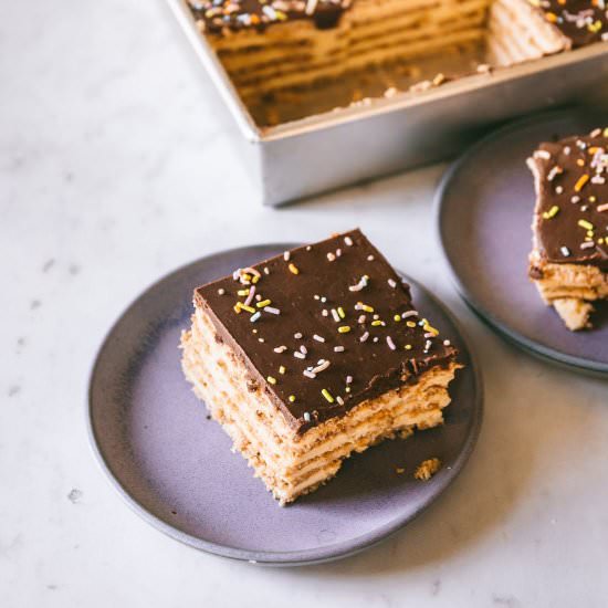Chocolate Vanilla Cream Icebox Cake