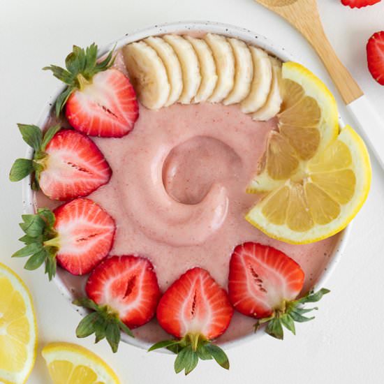 Strawberry Lemonade Smoothie Bowl