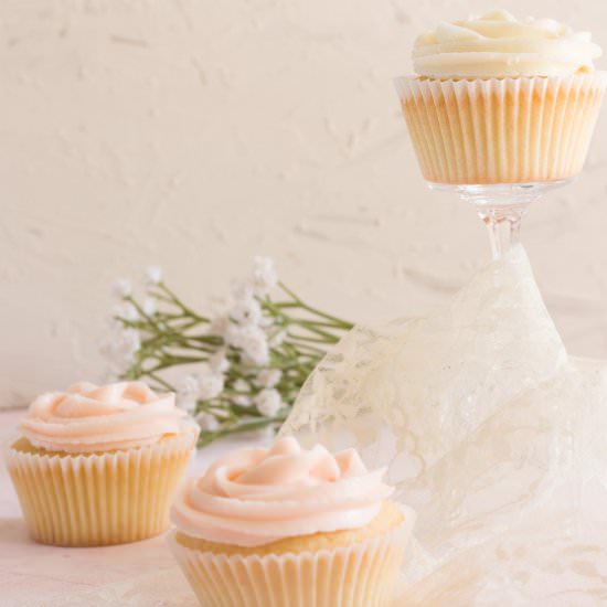 Classic Vanilla Cupcakes