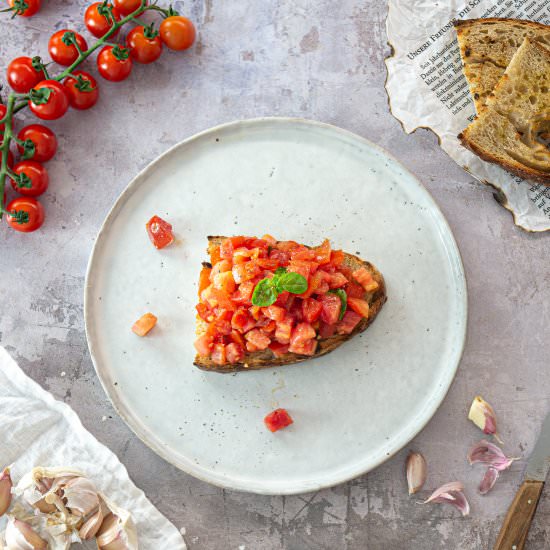BRUSCHETTA WITH TOMATOES