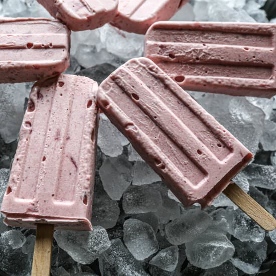 Homemade Strawberry Banana Popsicle