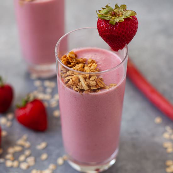 Strawberry Rhubarb Pie Smoothie