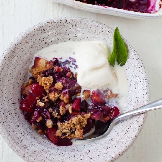 Blueberry Peach Basil Crisp