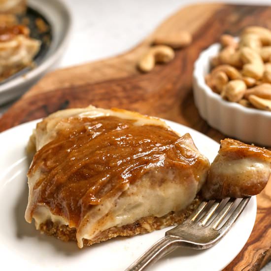 Paleo Cinnamon Roll Cheesecake