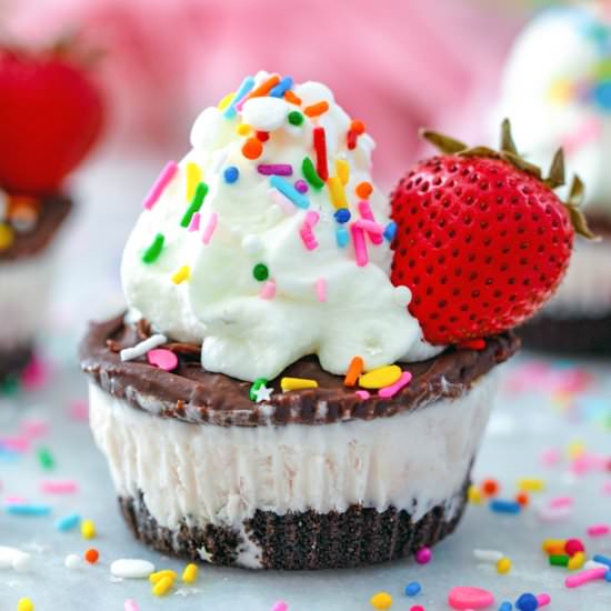 Strawberry Ice Cream Cupcakes