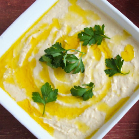 Simple Homemade Hummus