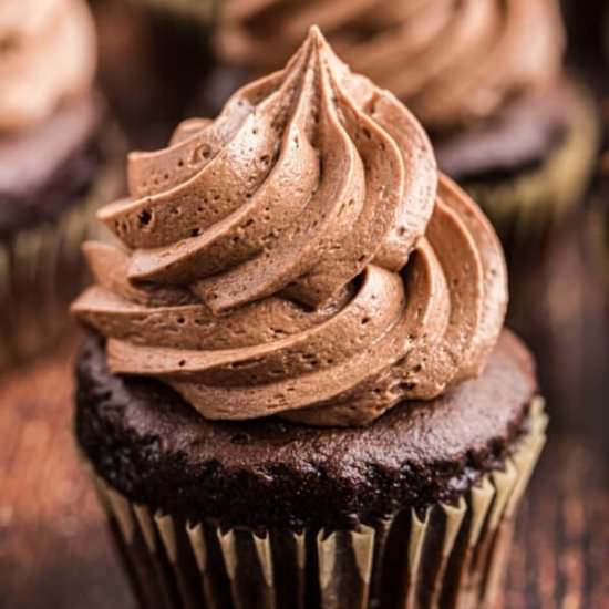 chocolate buttercream frosting!