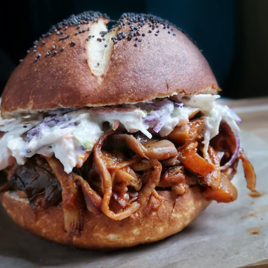 vegan pulled “pork” sandwich