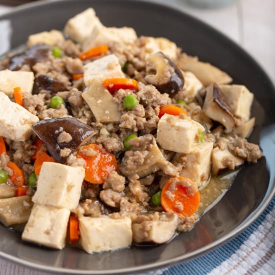 Braised Tofu with Pork and Mushroom