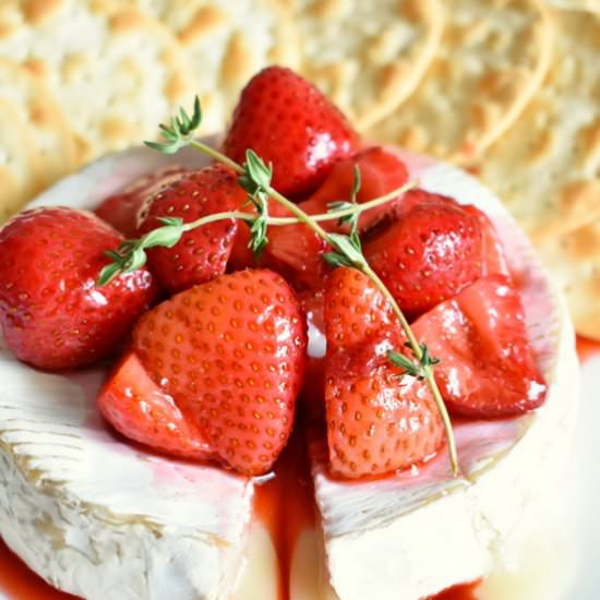 Baked Brie with Roast Strawberries
