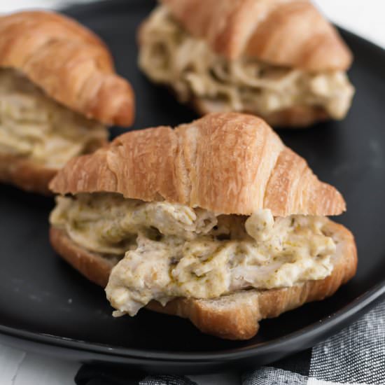 Slow Cooker Creamy Pesto Chicken