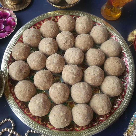 Atta Dry Fruits Ladoo