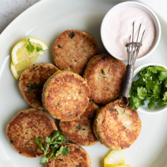 Easy Tuna Patties with Spicy Aioli