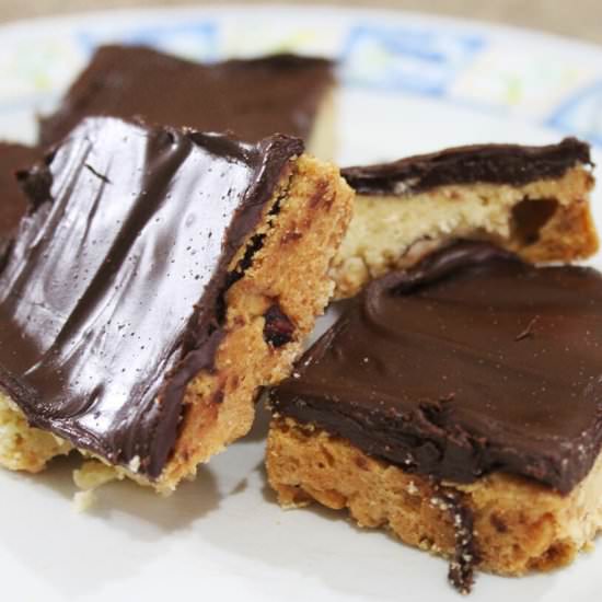 Chocolate hazelnut shortbread bars