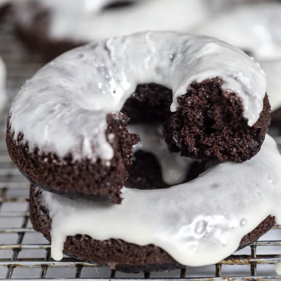 Baked Glazed Chocolate Donuts