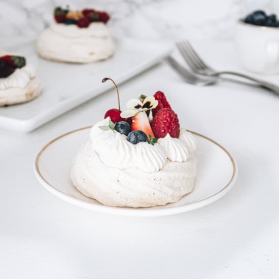 Summer, Vegan Mini Berry Pavlova