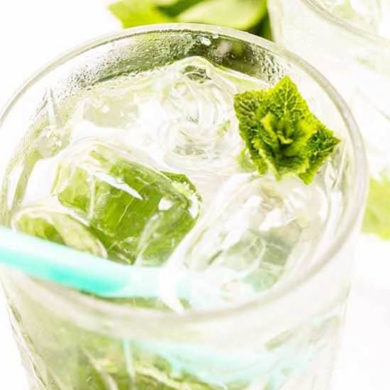 Classic Mojito cocktail
