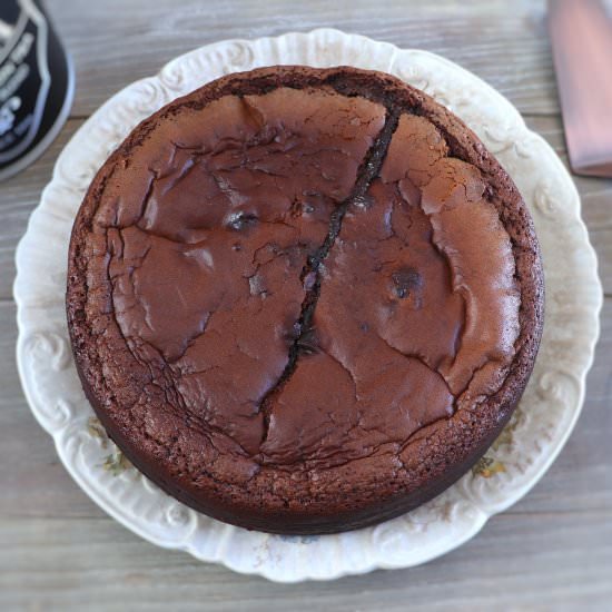 Creamy chocolate cake