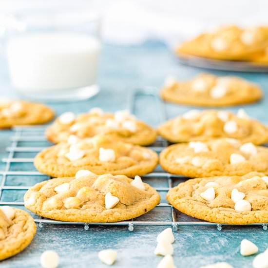 Eggless White Chocolate Chip Cookie