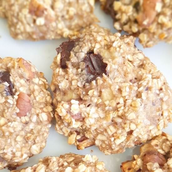 BANANA CHOCOLATE OATMEAL COOKIES