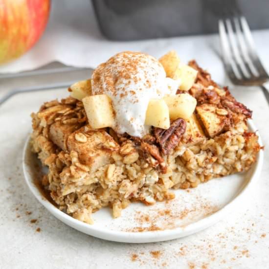 Apple Pie Baked Oatmeal