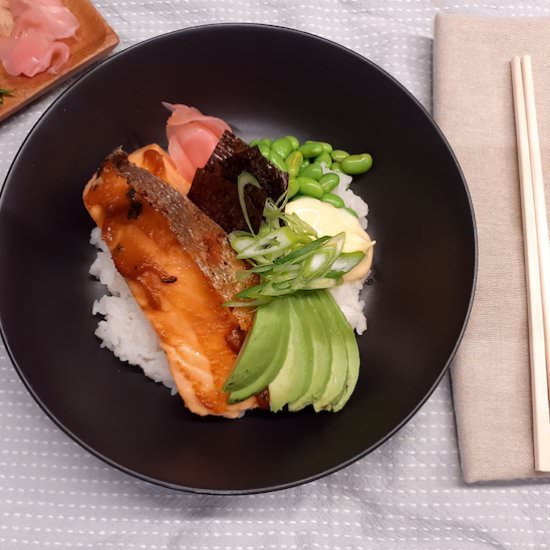 MISO GLAZED SALMON BOWL