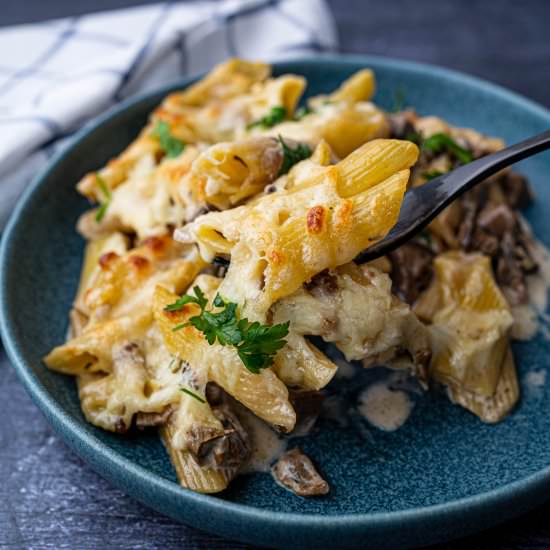 Creamy Mushroom Alfredo Pasta Bake