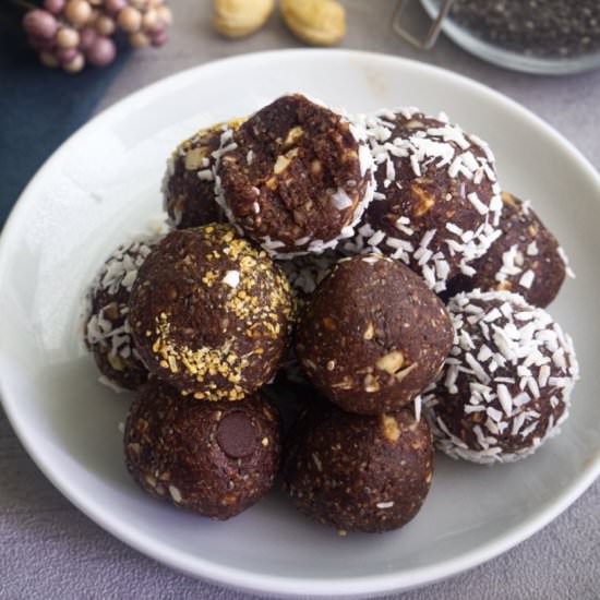 Chocolate Coconut Energy Balls