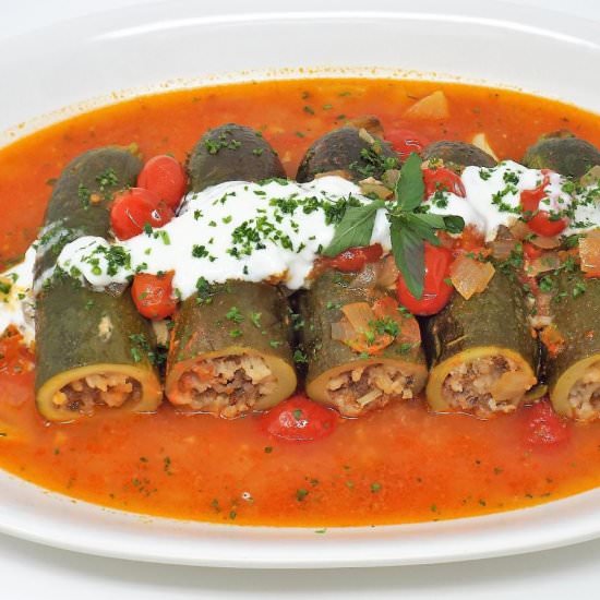Kousa (Lebanese Stuffed Zucchini)